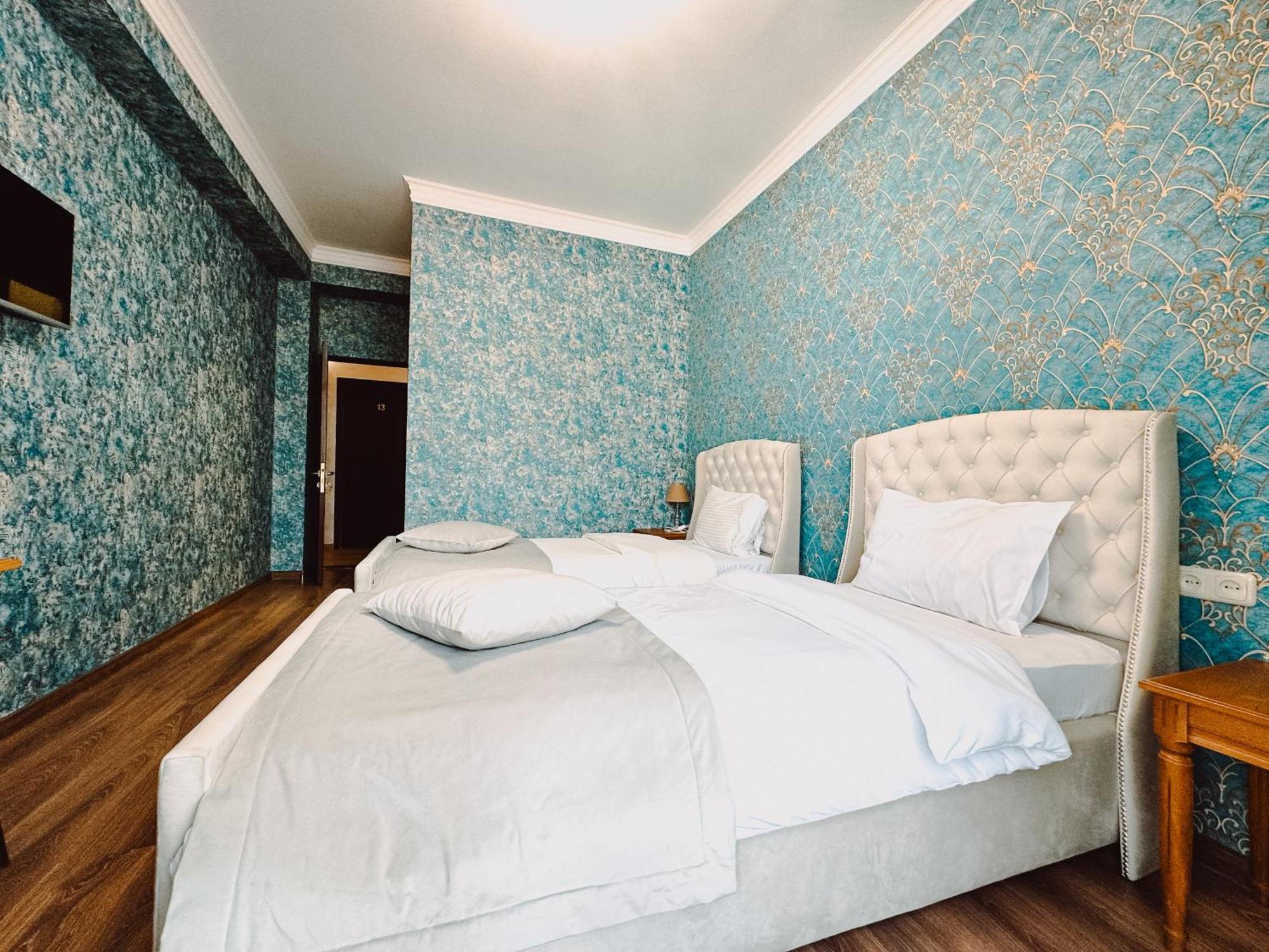 Armenia Hotel Yerevan Bagian luar foto