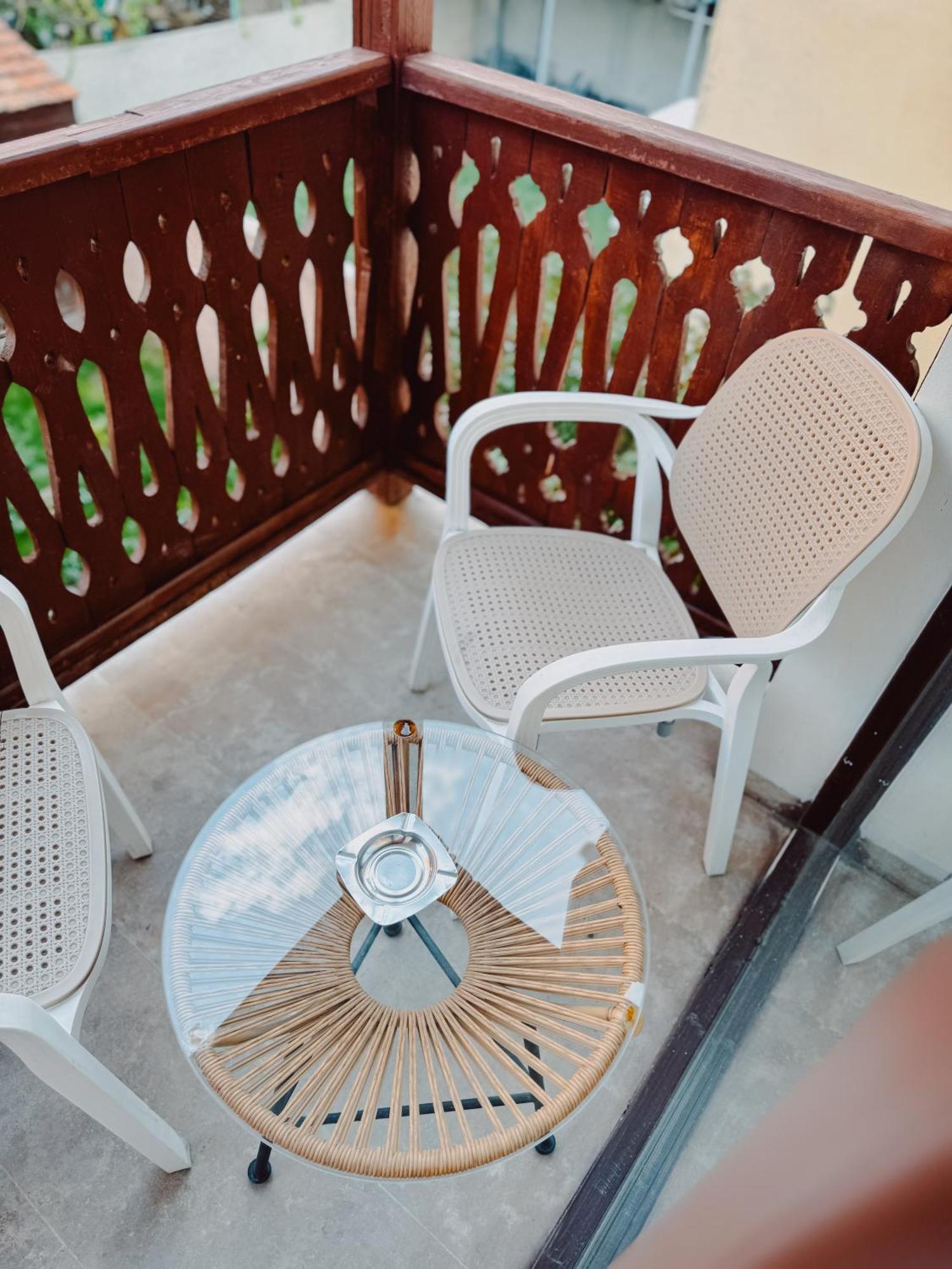 Armenia Hotel Yerevan Bagian luar foto