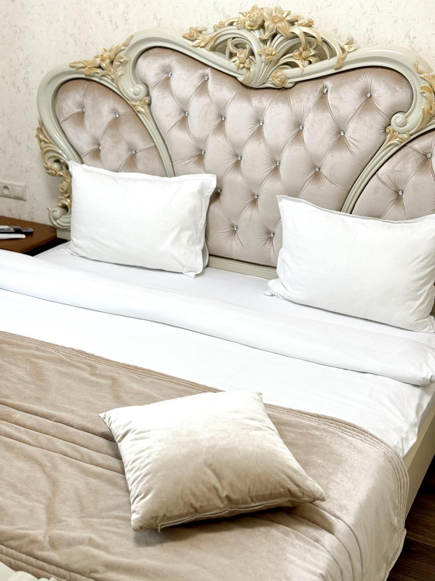 Armenia Hotel Yerevan Bagian luar foto